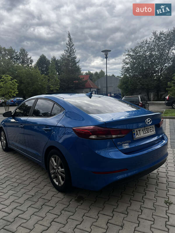 Седан Hyundai Elantra 2017 в Ивано-Франковске