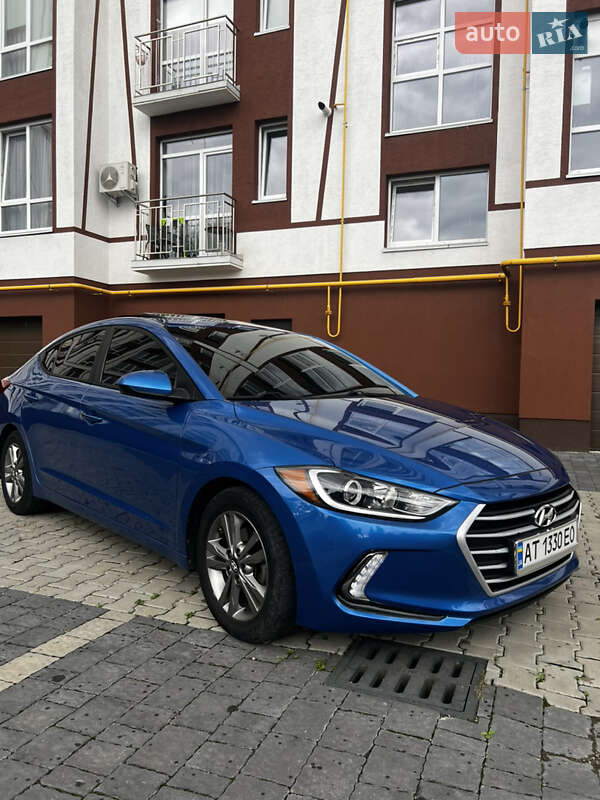 Седан Hyundai Elantra 2017 в Ивано-Франковске