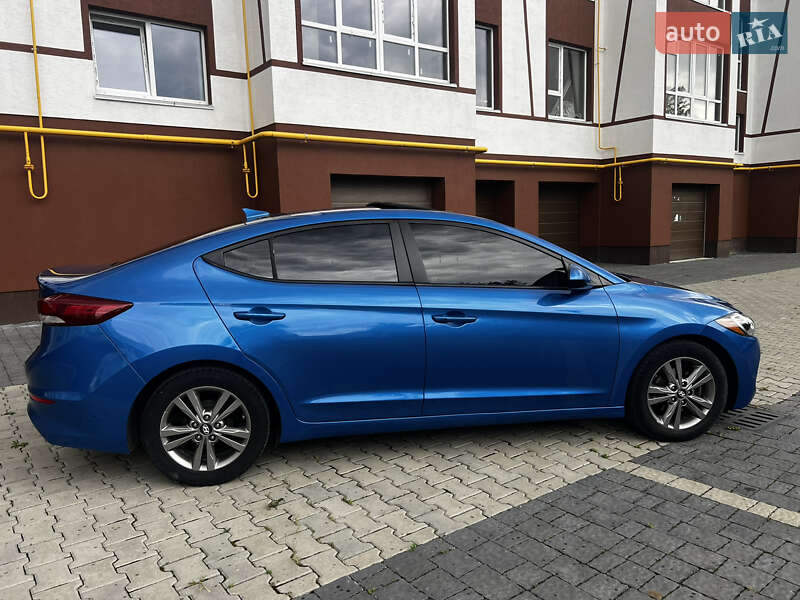 Седан Hyundai Elantra 2017 в Ивано-Франковске