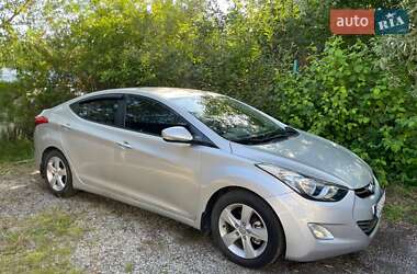 Седан Hyundai Elantra 2013 в 
