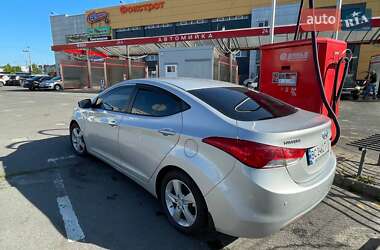 Седан Hyundai Elantra 2013 в 