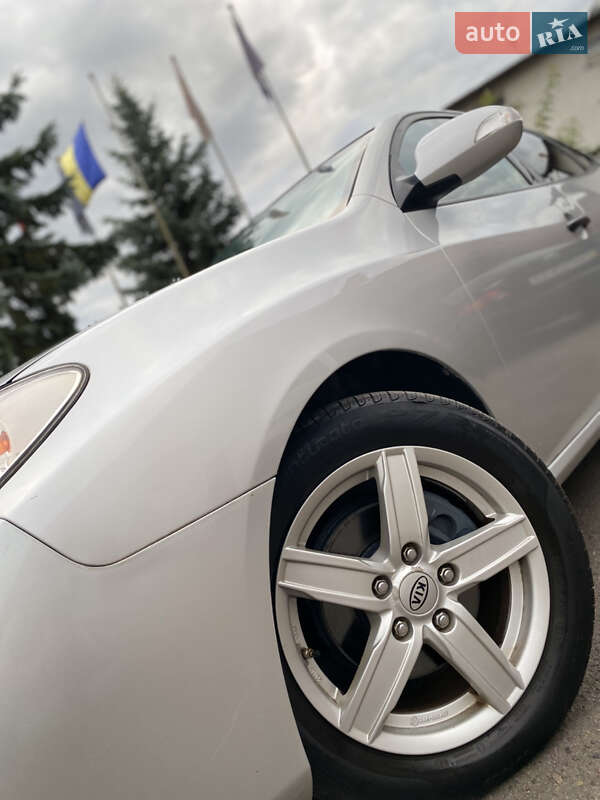 Седан Hyundai Elantra 2011 в Дрогобыче