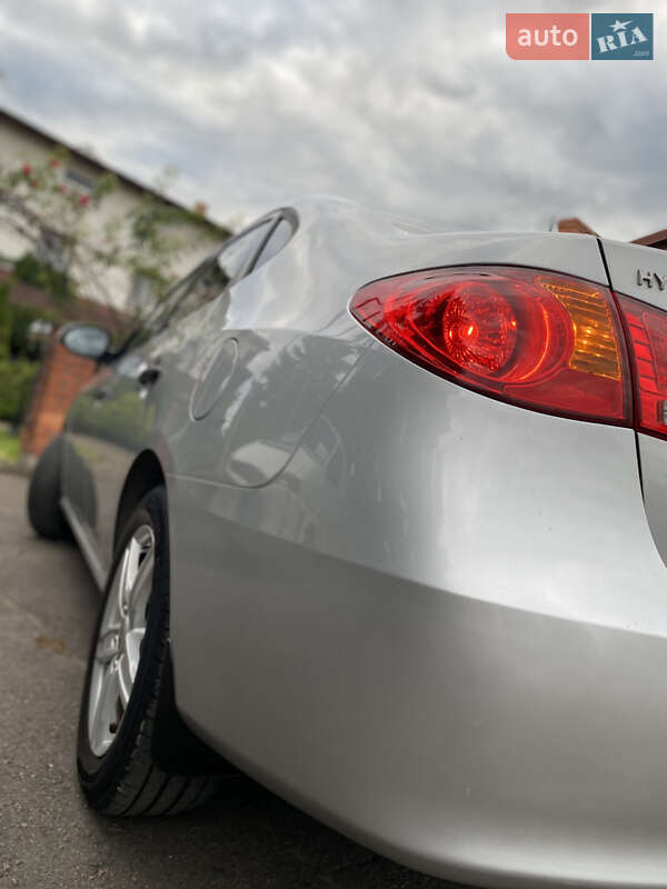 Седан Hyundai Elantra 2011 в Дрогобыче