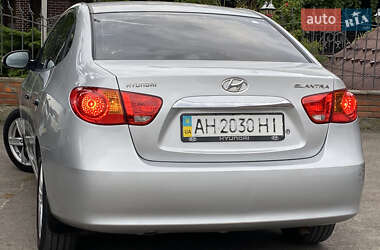 Седан Hyundai Elantra 2011 в 