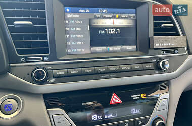 Седан Hyundai Elantra 2016 в 