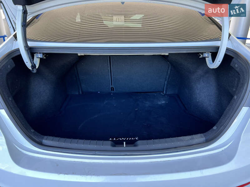 Седан Hyundai Elantra 2016 в Николаеве фото 19 Седан Hyundai Elantra 2016 в Николаеве