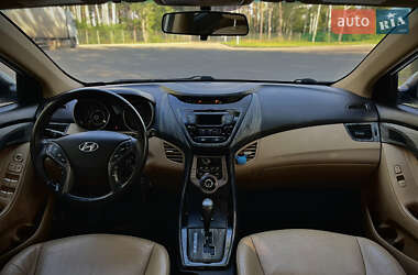 Седан Hyundai Elantra 2013 в 
