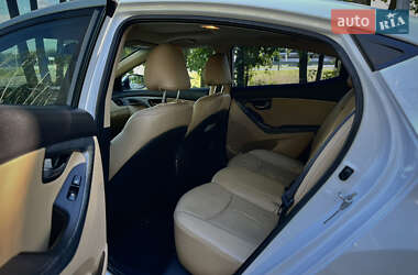 Седан Hyundai Elantra 2013 в 