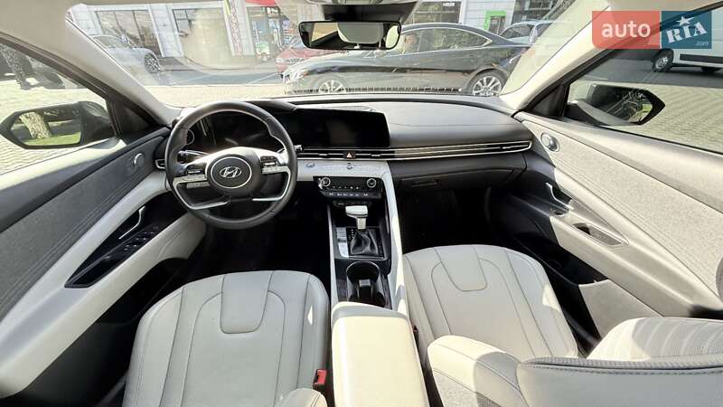 Седан Hyundai Elantra 2021 в Хмельницькому