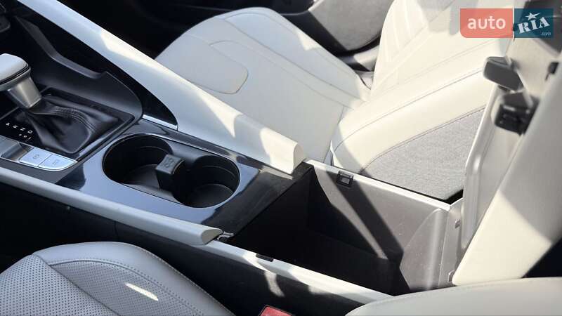 Седан Hyundai Elantra 2021 в Хмельницькому