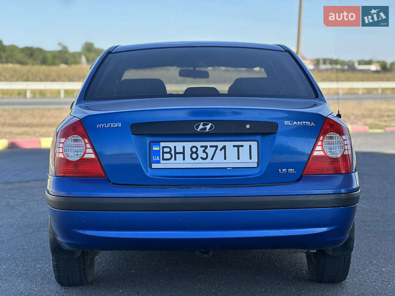 Седан Hyundai Elantra 2004 в Одессе