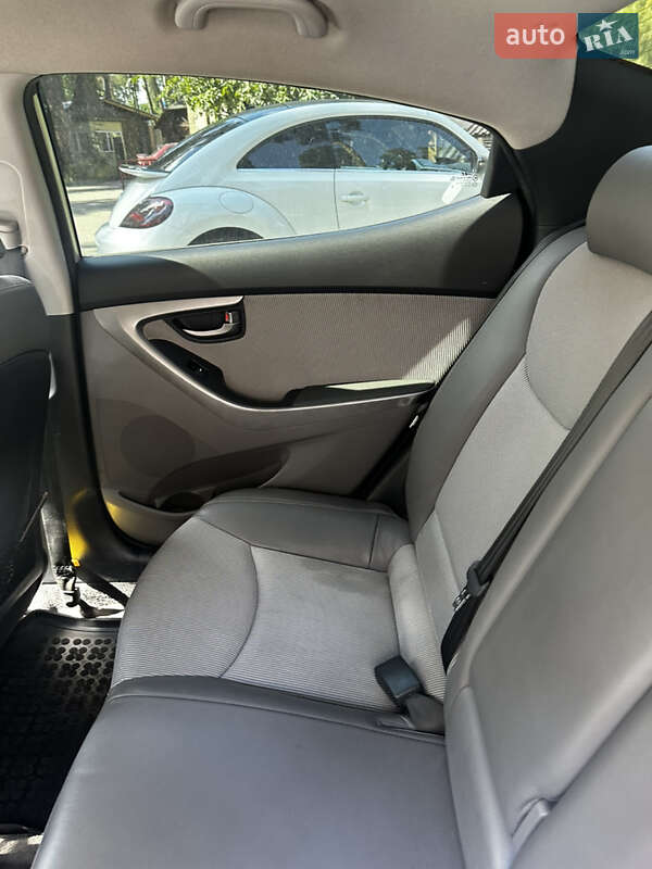 Седан Hyundai Elantra 2012 в Киеве фото 7 Седан Hyundai Elantra 2012 в Киеве