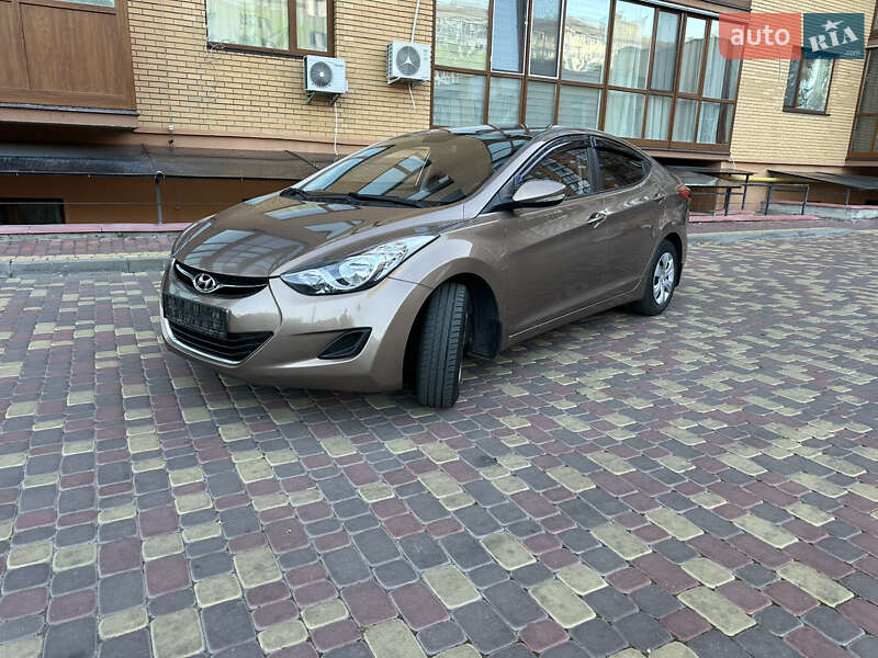 Седан Hyundai Elantra 2013 в 