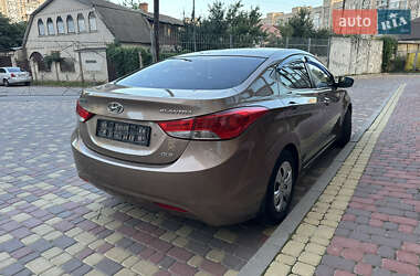 Седан Hyundai Elantra 2013 в 