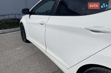 Седан Hyundai Elantra 2011 в 