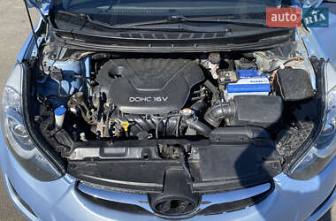 Седан Hyundai Elantra 2013 в 