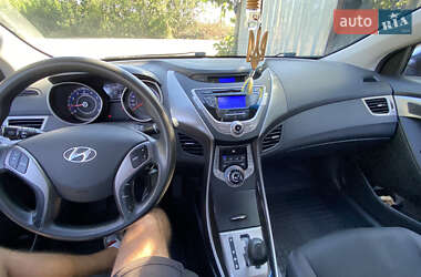 Седан Hyundai Elantra 2013 в 