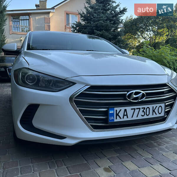 Седан Hyundai Elantra 2017 в Києві