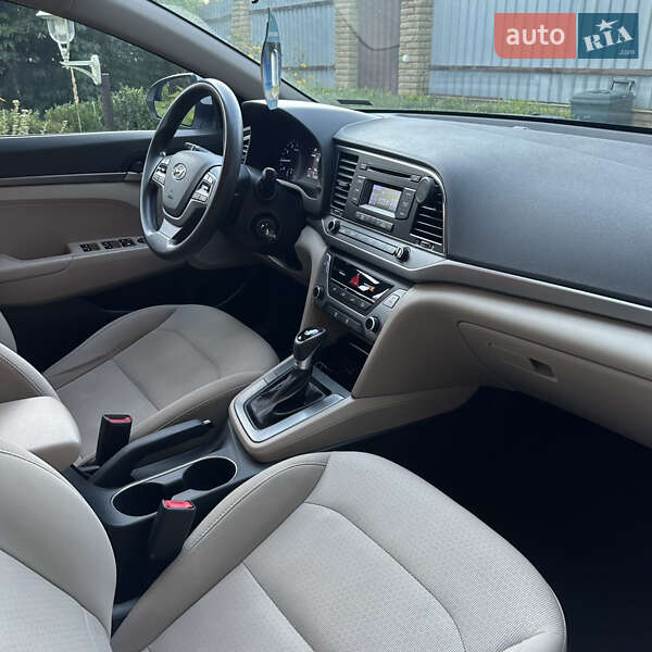 Седан Hyundai Elantra 2017 в Києві