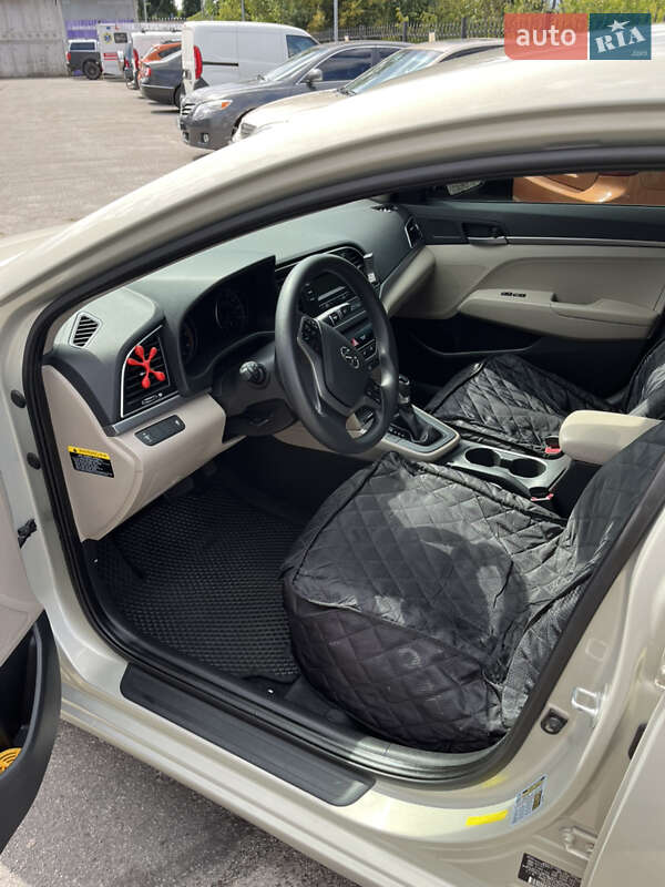 Седан Hyundai Elantra 2017 в Полтаве