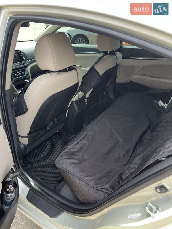 Седан Hyundai Elantra 2017 в Полтаве