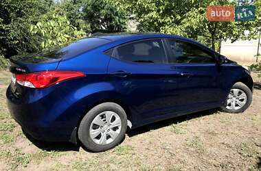 Седан Hyundai Elantra 2013 в 