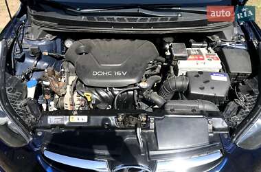 Седан Hyundai Elantra 2013 в 