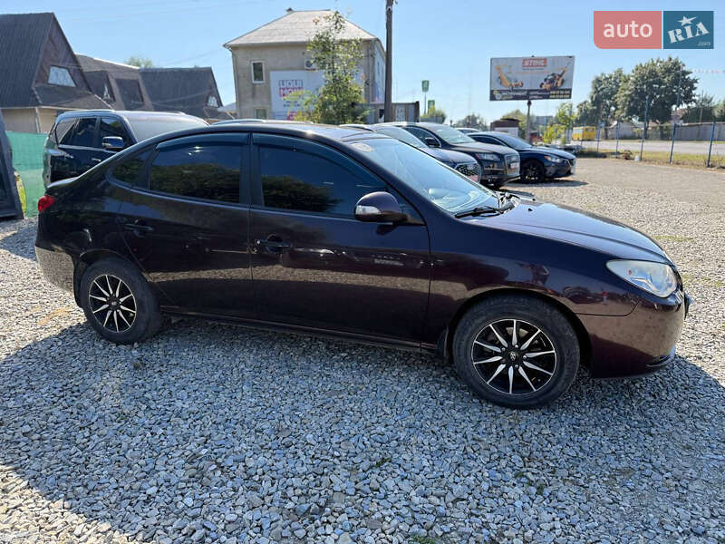 Седан Hyundai Elantra 2010 в Коломые