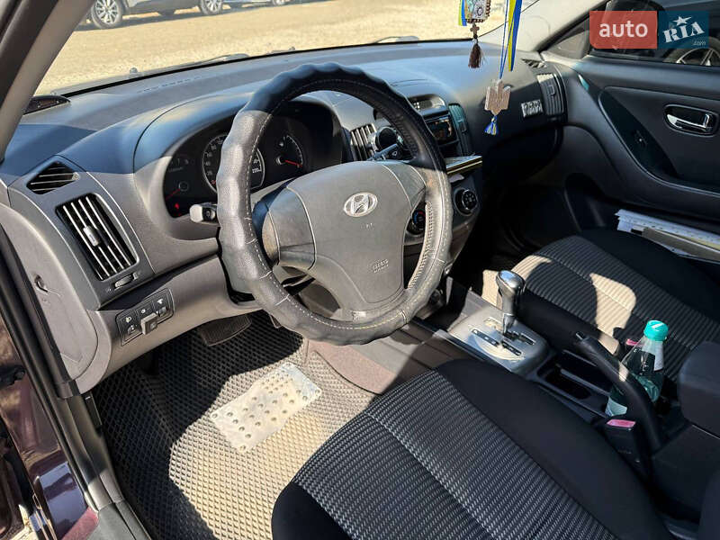Седан Hyundai Elantra 2010 в Коломые