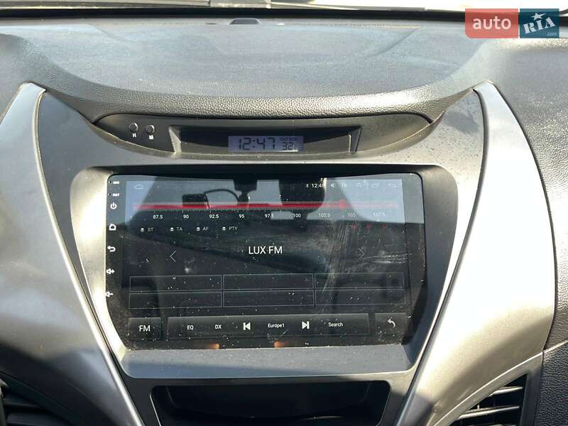 Седан Hyundai Elantra 2013 в Львове