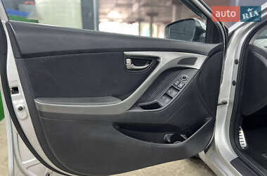 Седан Hyundai Elantra 2012 в 