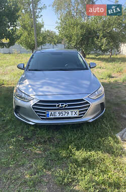 Седан Hyundai Elantra 2017 в Каменском