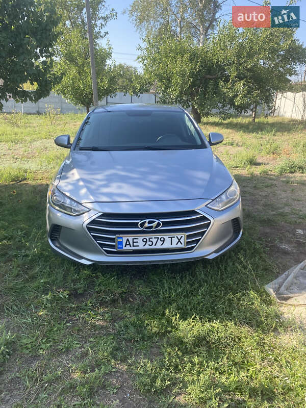 Hyundai Elantra 2017