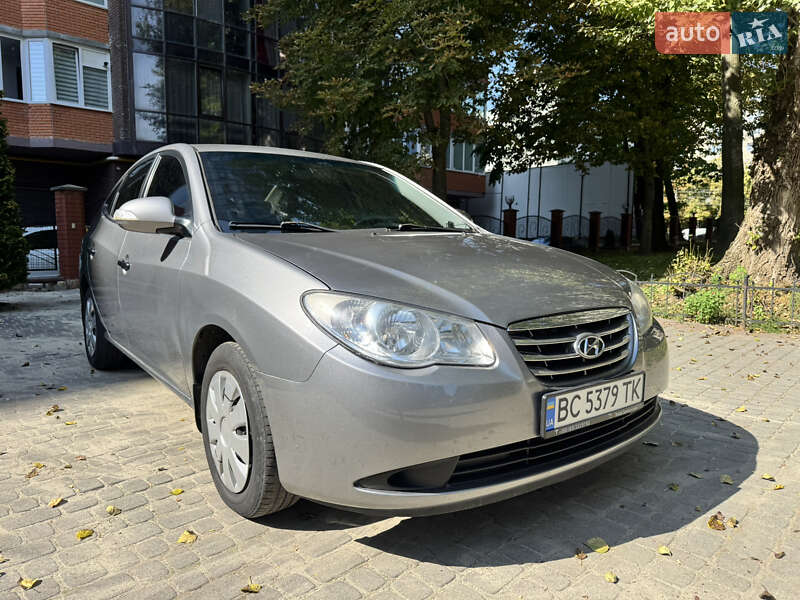 Hyundai Elantra 2011