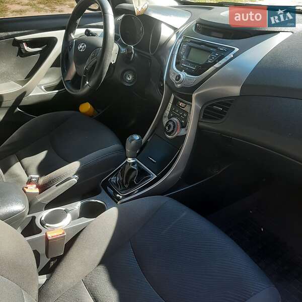 Седан Hyundai Elantra 2013 в Киеве