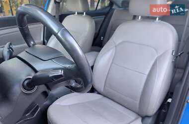 Седан Hyundai Elantra 2016 в 