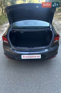 Седан Hyundai Elantra 2020 в 