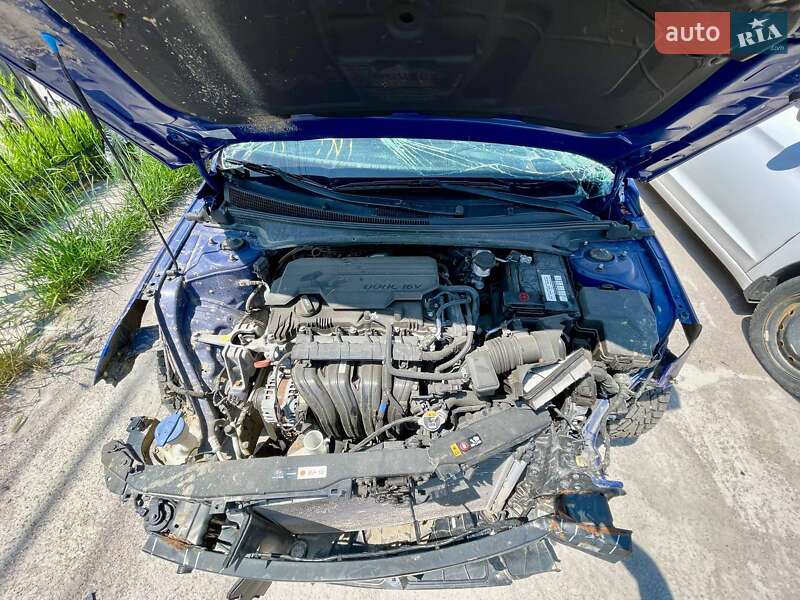 Седан Hyundai Elantra 2020 в Киеве