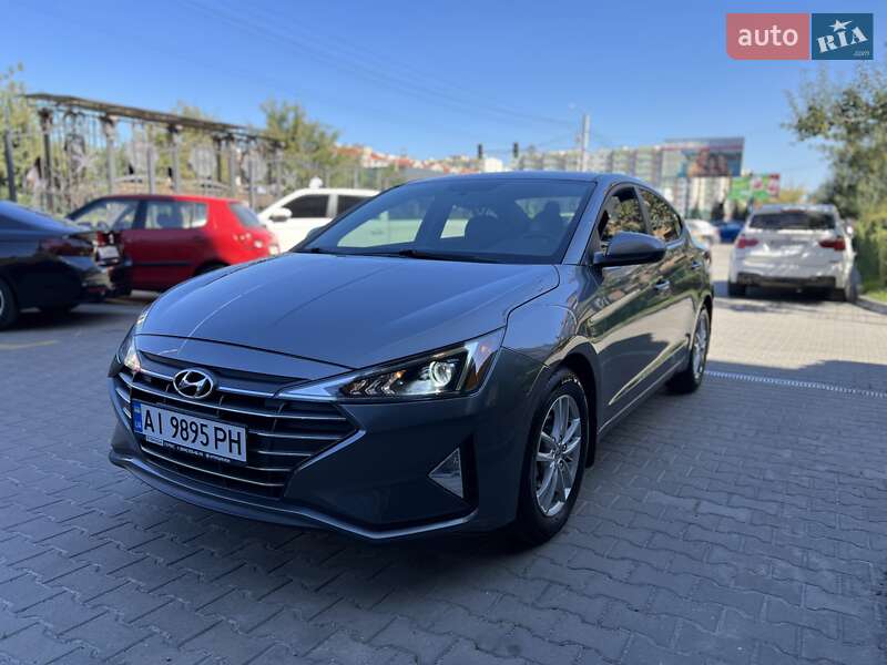 Седан Hyundai Elantra 2019 в Софиевской Борщаговке