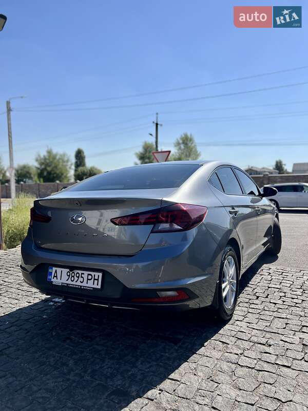 Седан Hyundai Elantra 2019 в Софиевской Борщаговке