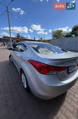 Седан Hyundai Elantra 2013 в 