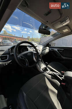 Седан Hyundai Elantra 2013 в 