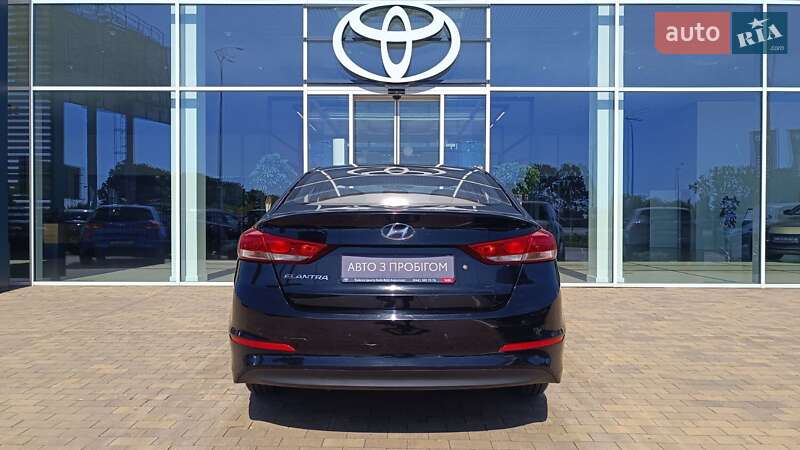 Хэтчбек Hyundai Elantra 2017 в Киеве