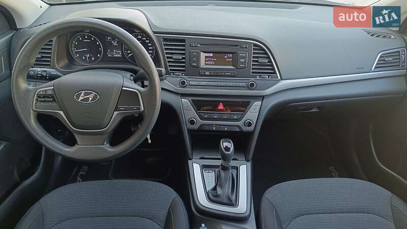 Хэтчбек Hyundai Elantra 2017 в Киеве