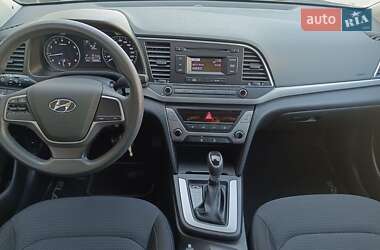 Хэтчбек Hyundai Elantra 2017 в 