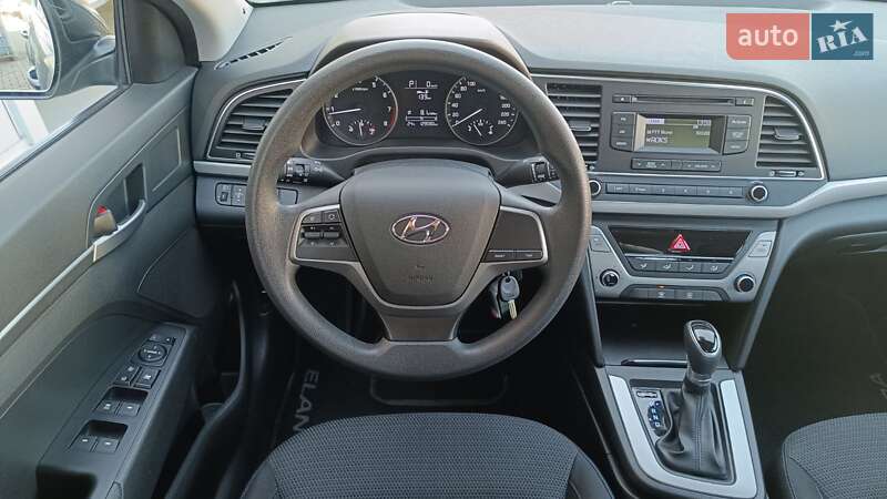 Хэтчбек Hyundai Elantra 2017 в Киеве