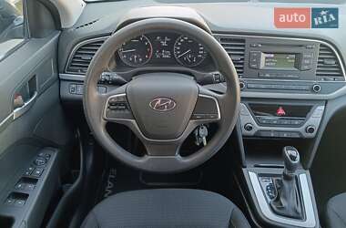 Хэтчбек Hyundai Elantra 2017 в 