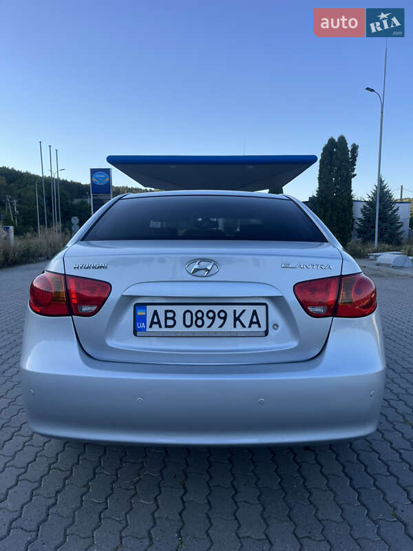 Седан Hyundai Elantra 2008 в Могилев-Подольске