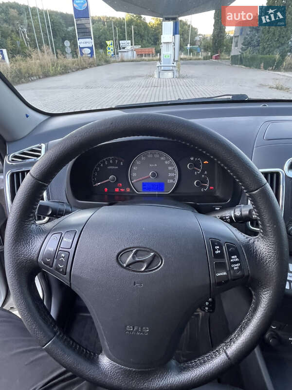 Седан Hyundai Elantra 2008 в Могилев-Подольске