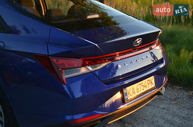 Седан Hyundai Elantra 2021 в 